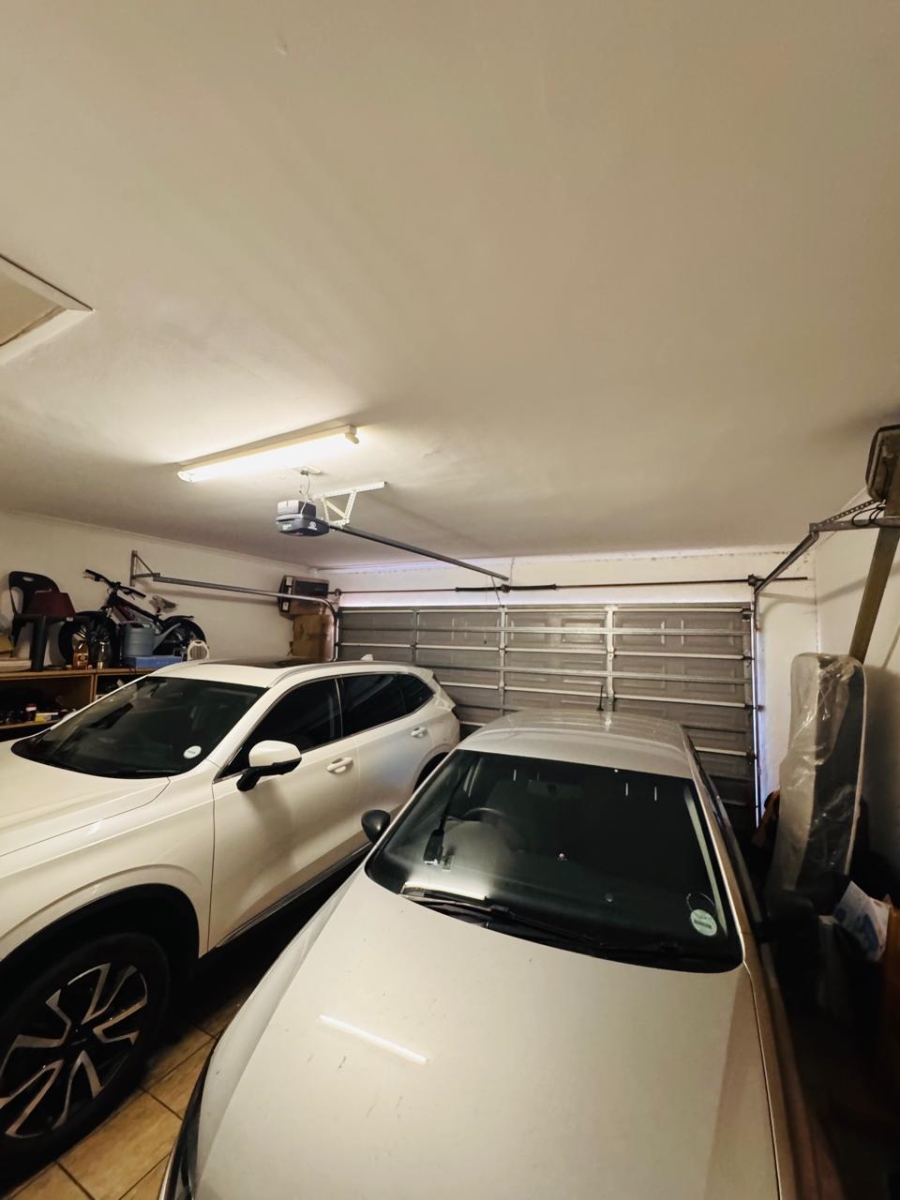 To Let 3 Bedroom Property for Rent in Fernwood Western Cape